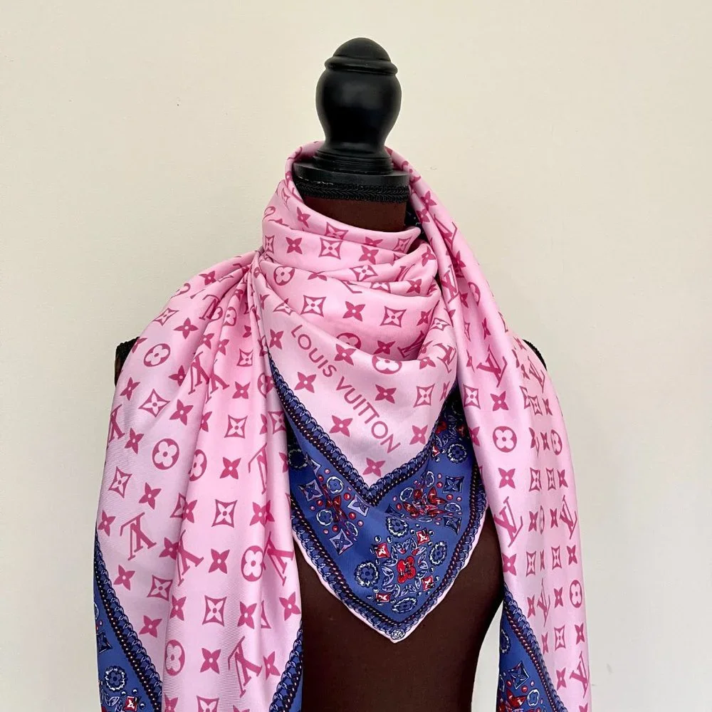 New Louis Vuitton Scarf Monogram Giant Pink Silk Oversize Wrap